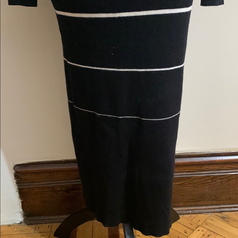 Forever 21 White and Black Mock Neck Long Sleeve Dress - Picture 5 of 9